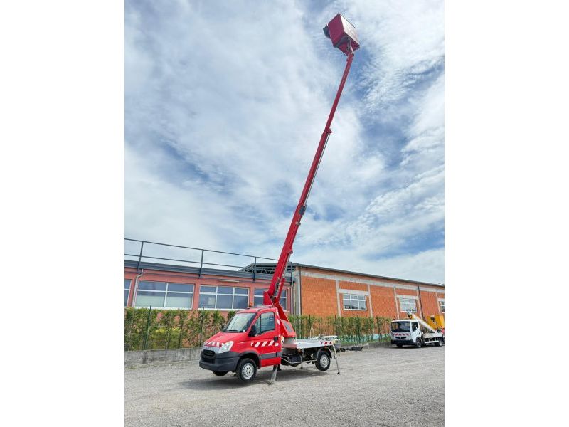 Auto Košara, IVECO DAILY 3,5t, 2013G, 17m Kran - Prodaja, Najam, Cijena Auto Košara, IVECO DAILY 3,5t, 2013G, 17m Kran - Prodaja, Najam, Cijena